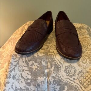 Clarks Dark Burgundy Lizard Embossed Loafers